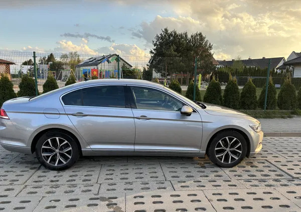 Volkswagen Passat cena 83000 przebieg: 131789, rok produkcji 2019 z Gdańsk małe 56